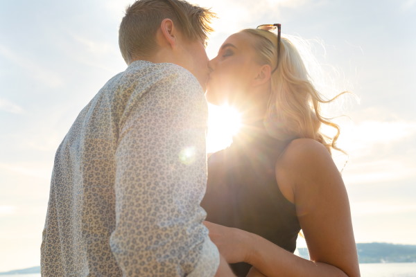 romantic kiss